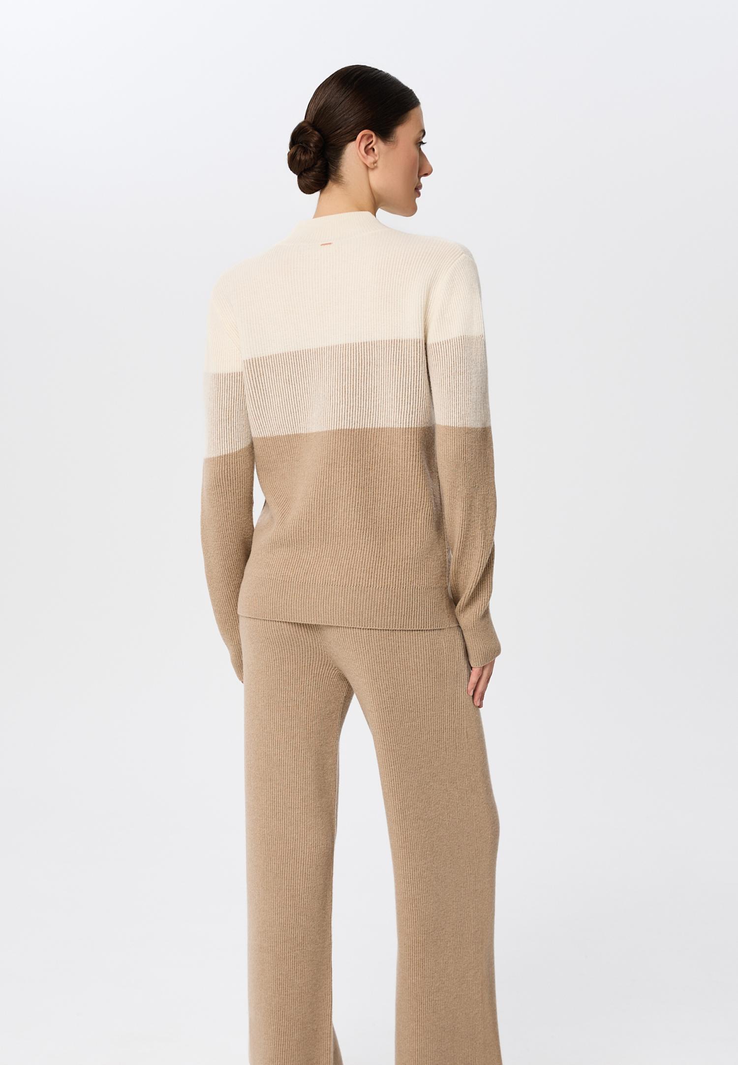 Кашеміровий светр із трикотажу в рубчик